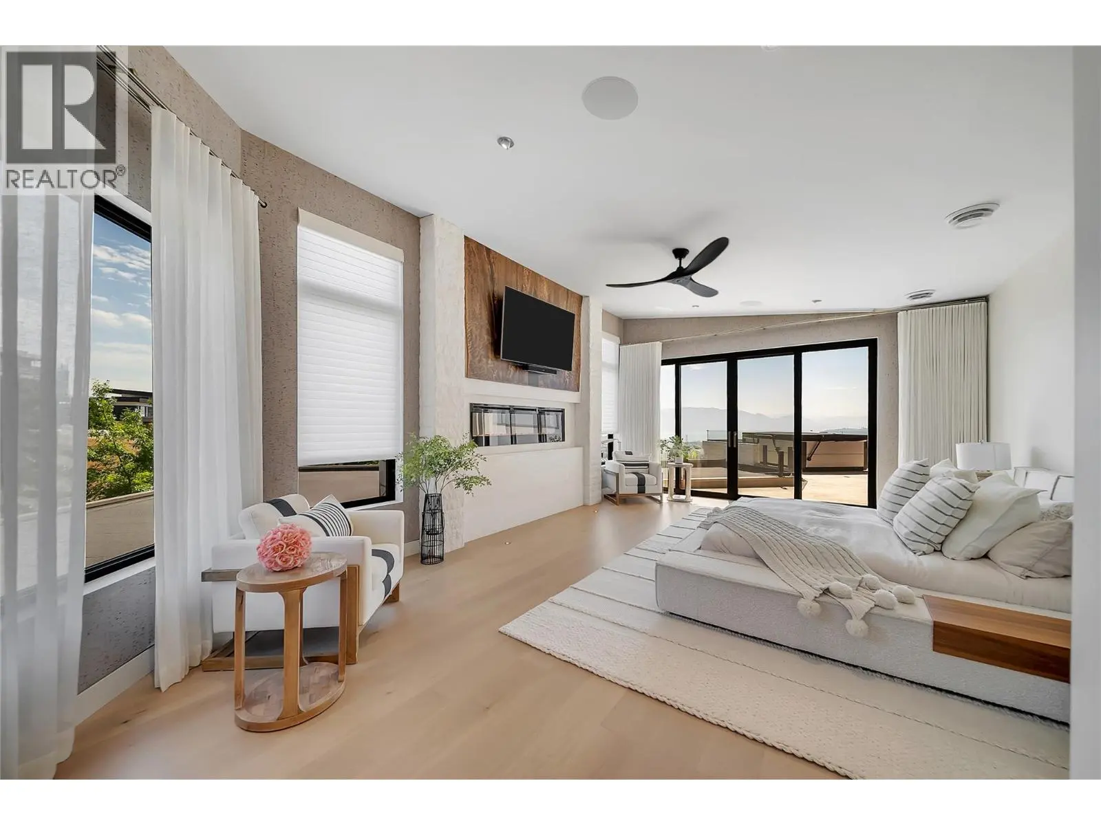 732 Highpointe Place. Kelowna, British Columbia