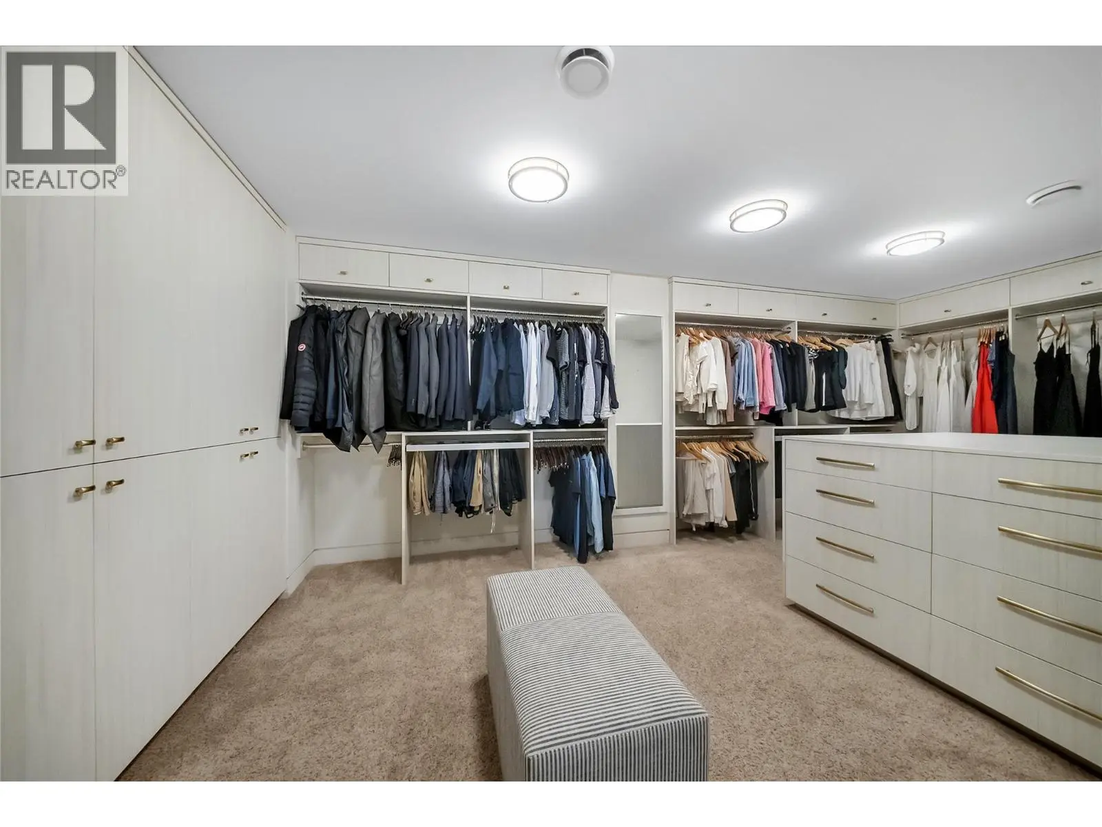 732 Highpointe Place. Kelowna, British Columbia