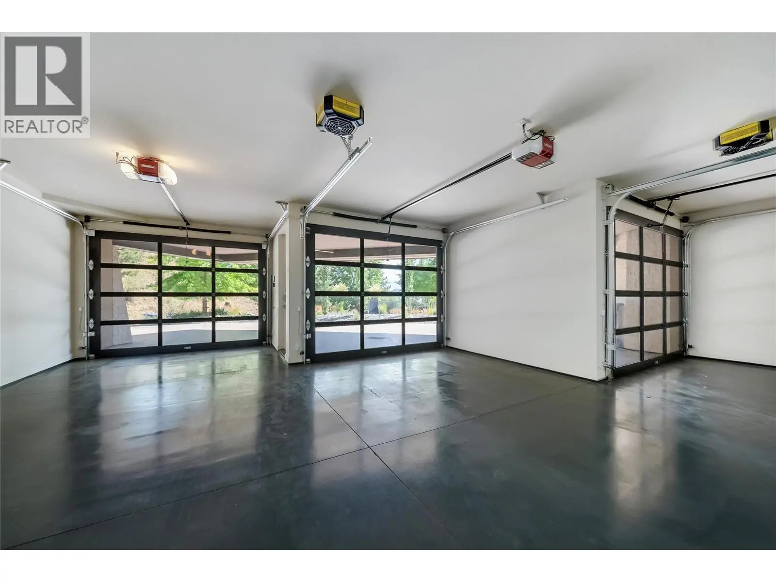 732 Highpointe Place. Kelowna, British Columbia