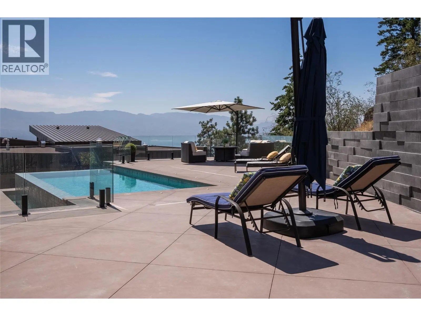 732 Highpointe Place. Kelowna, British Columbia