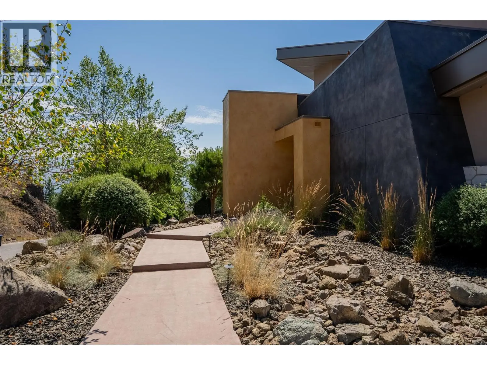 732 Highpointe Place. Kelowna, British Columbia