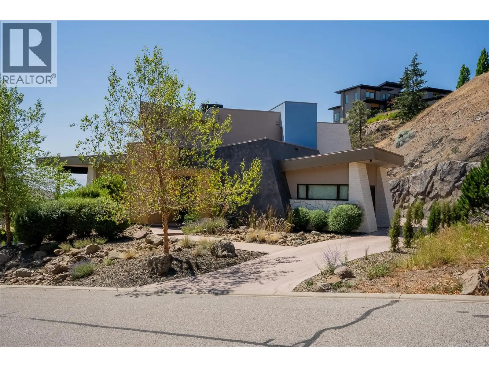 732 Highpointe Place. Kelowna, British Columbia