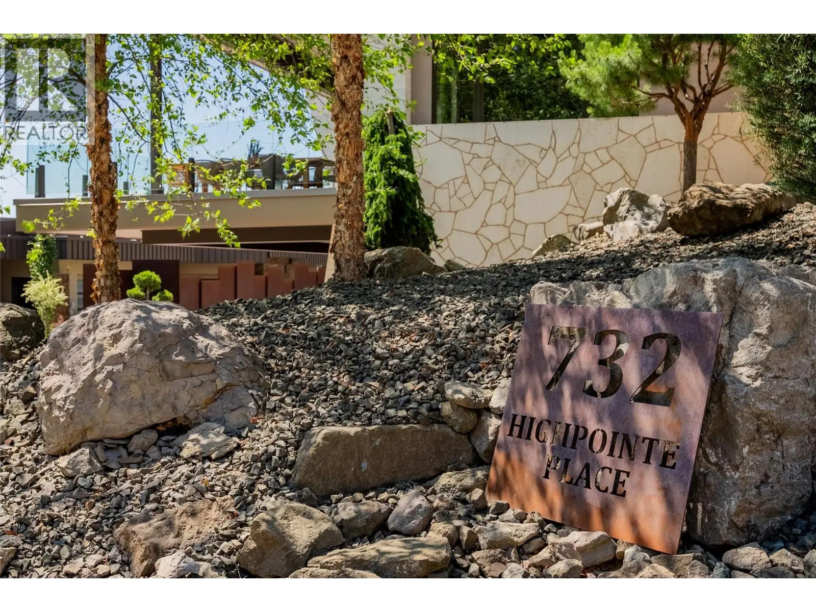 732 Highpointe Place. Kelowna, British Columbia
