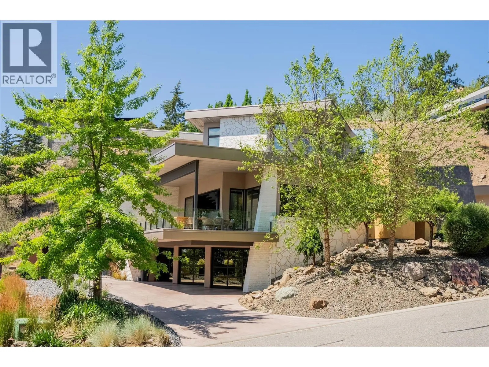 732 Highpointe Place. Kelowna, British Columbia