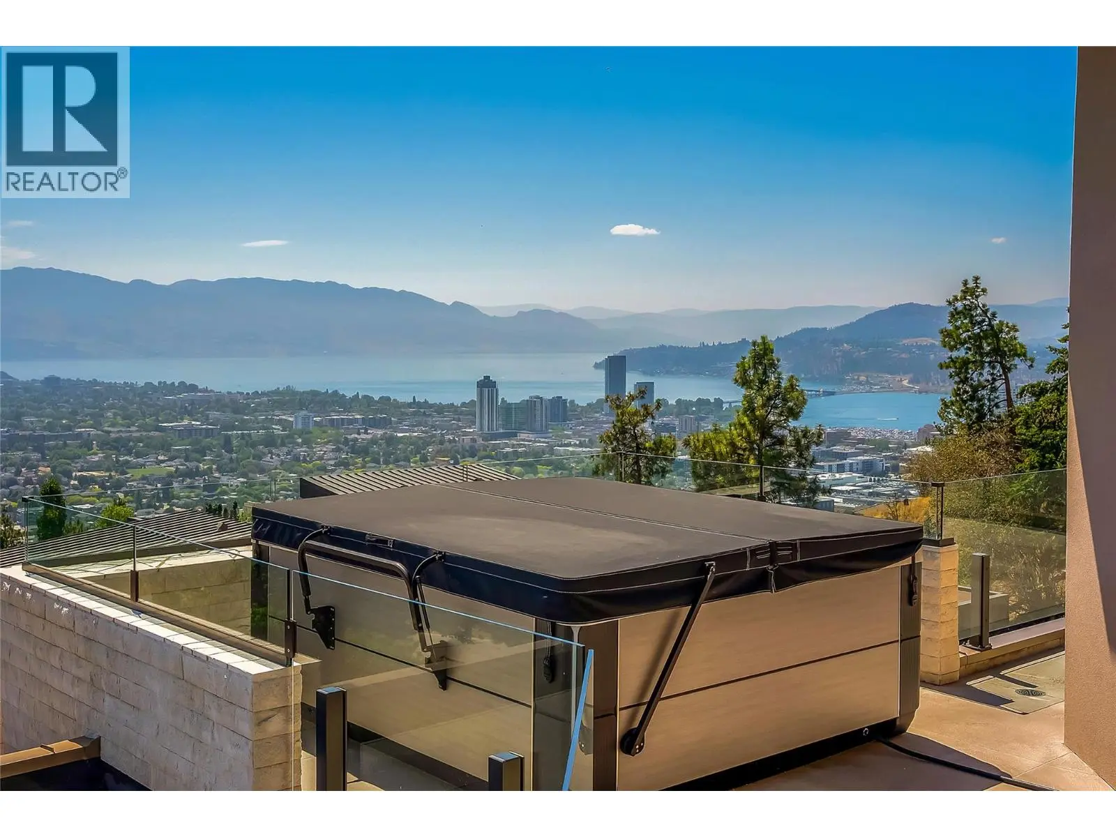 732 Highpointe Place. Kelowna, British Columbia