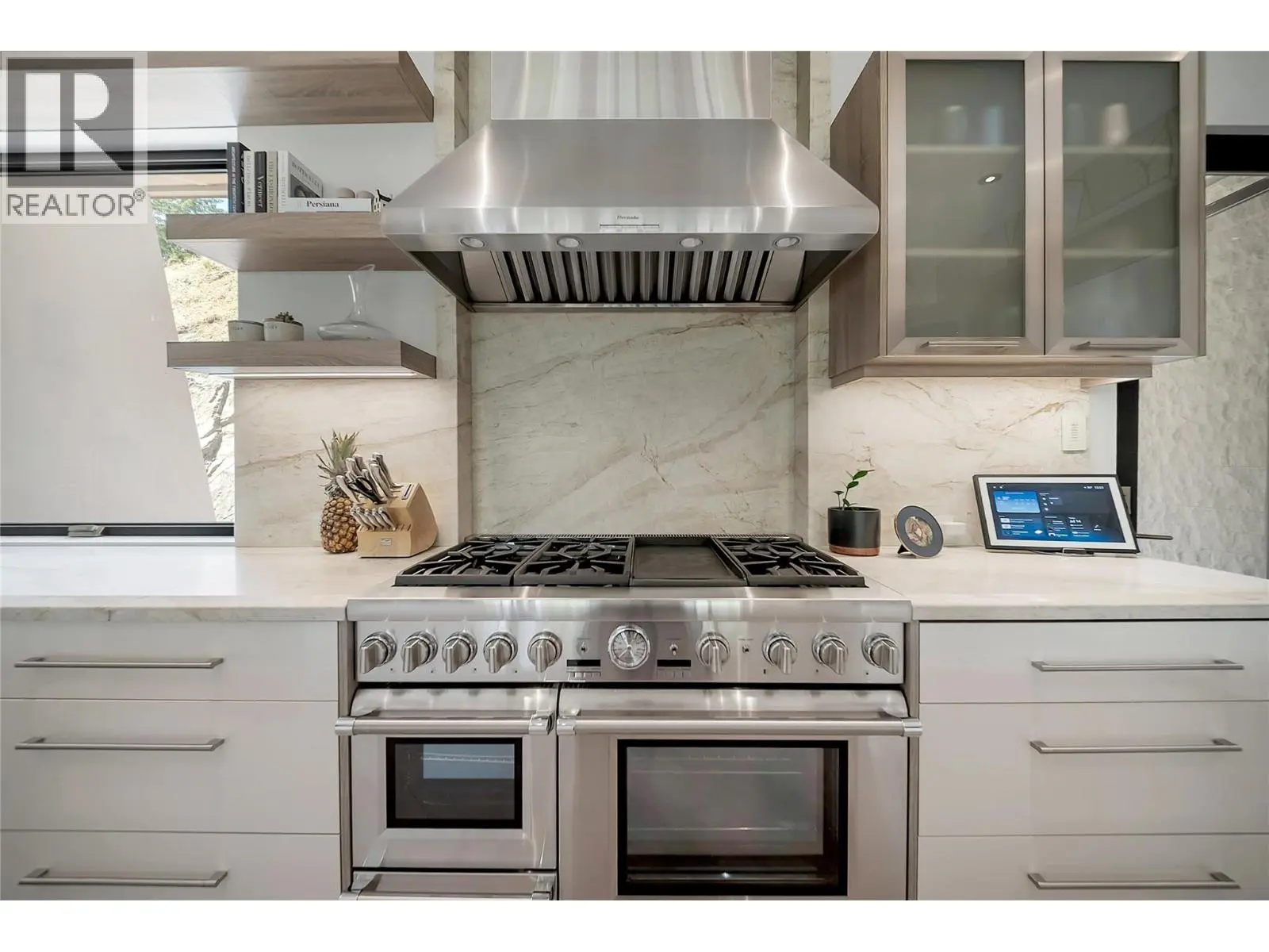 732 Highpointe Place. Kelowna, British Columbia