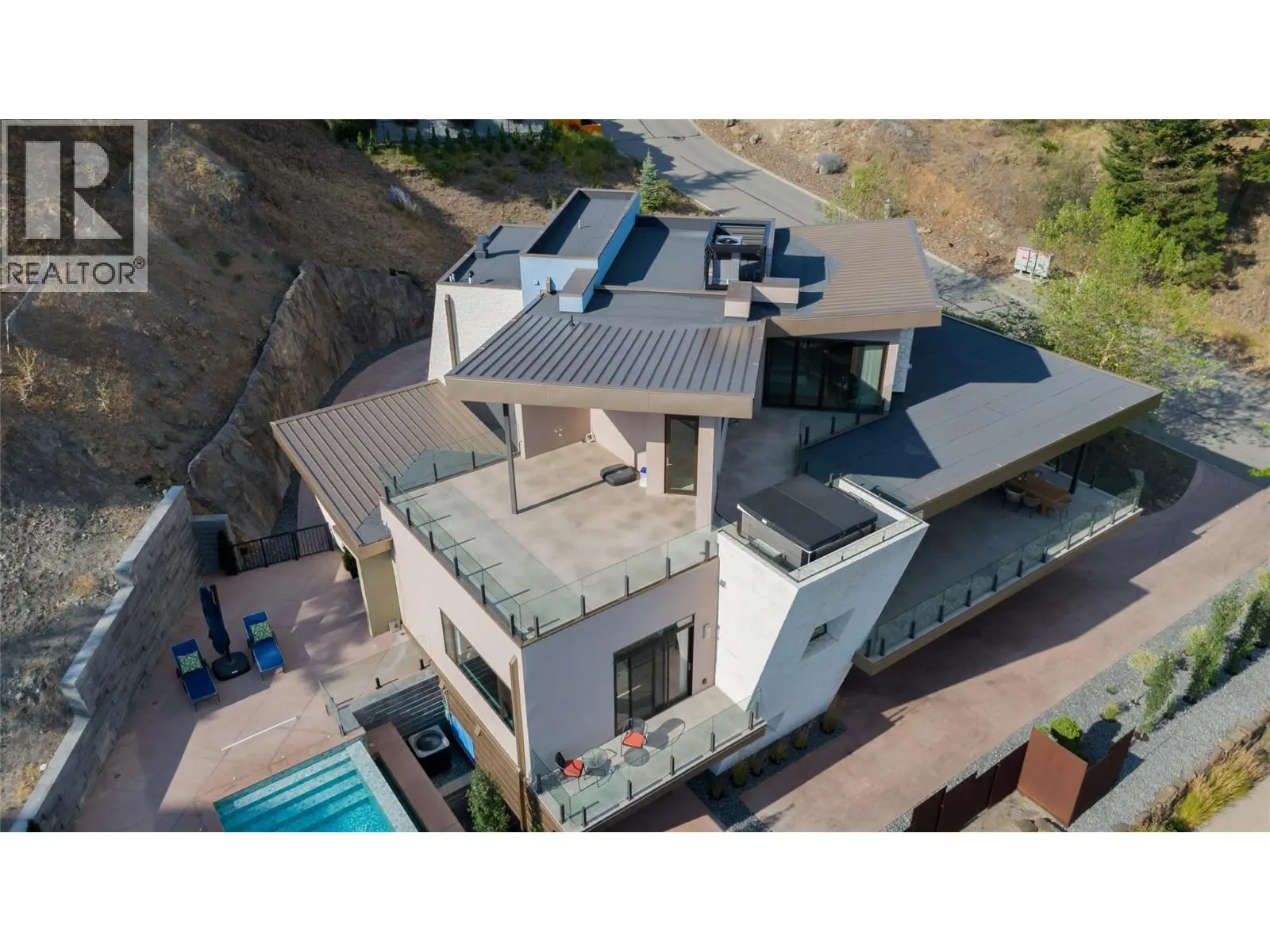 732 Highpointe Place. Kelowna, British Columbia