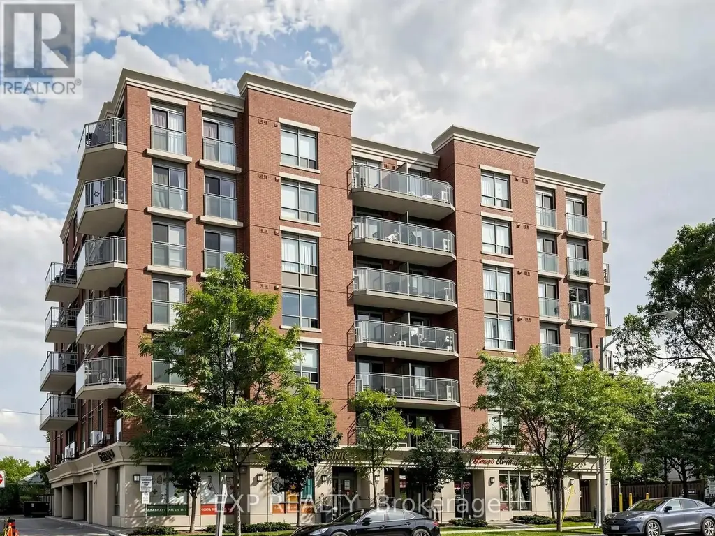 302 - 801 Sheppard Avenue W, Toronto (Clanton Park)
