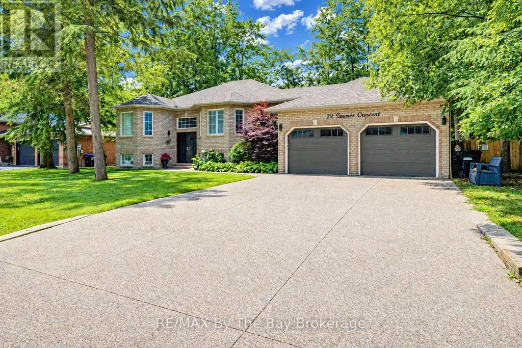 22 Downer Crescent, Wasaga Beach