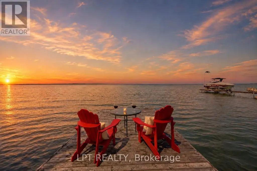 173 Lake Drive E, Georgina (Historic Lakeshore Communities)