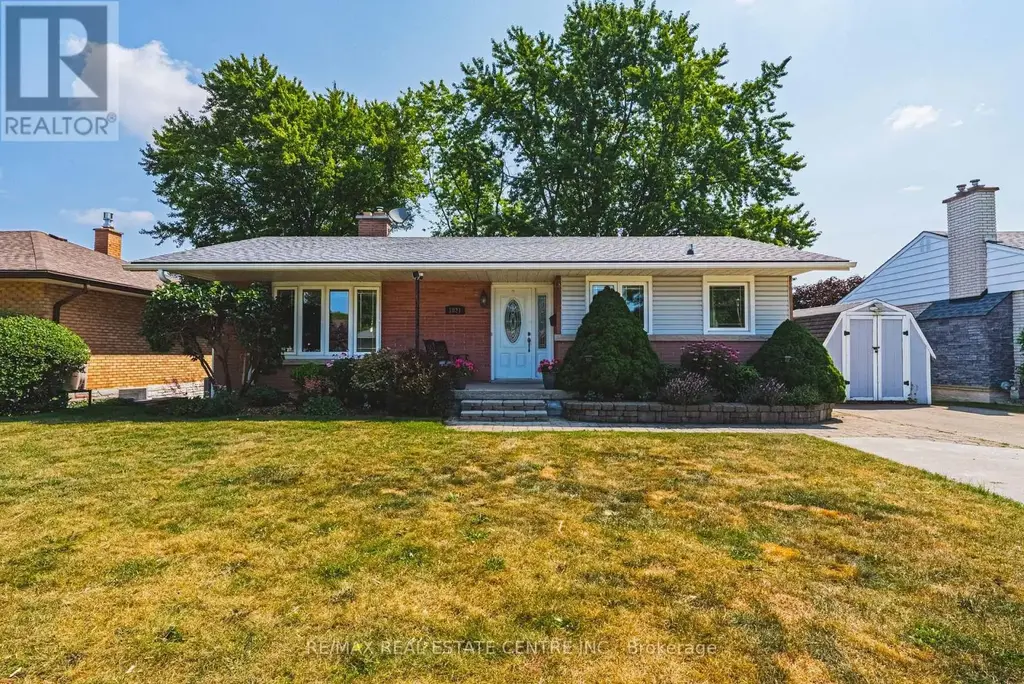 1821 Biscayne Drive, Cambridge