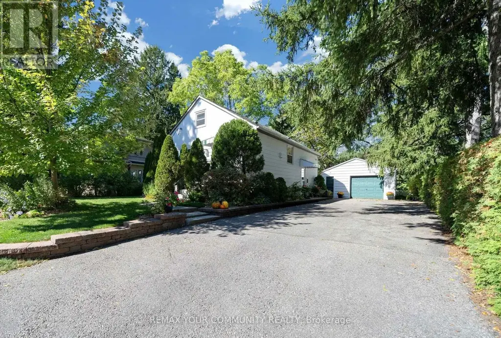 223 Richmond Street, Richmond Hill (Mill Pond)