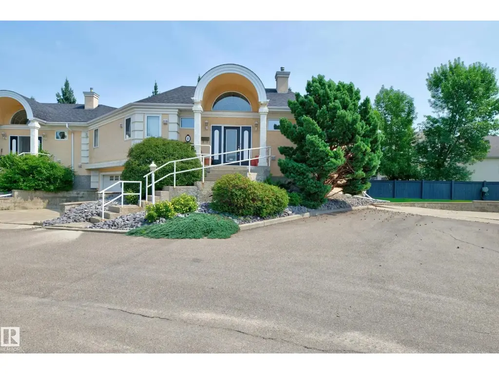 #4 11809 9b Av Nw, Edmonton