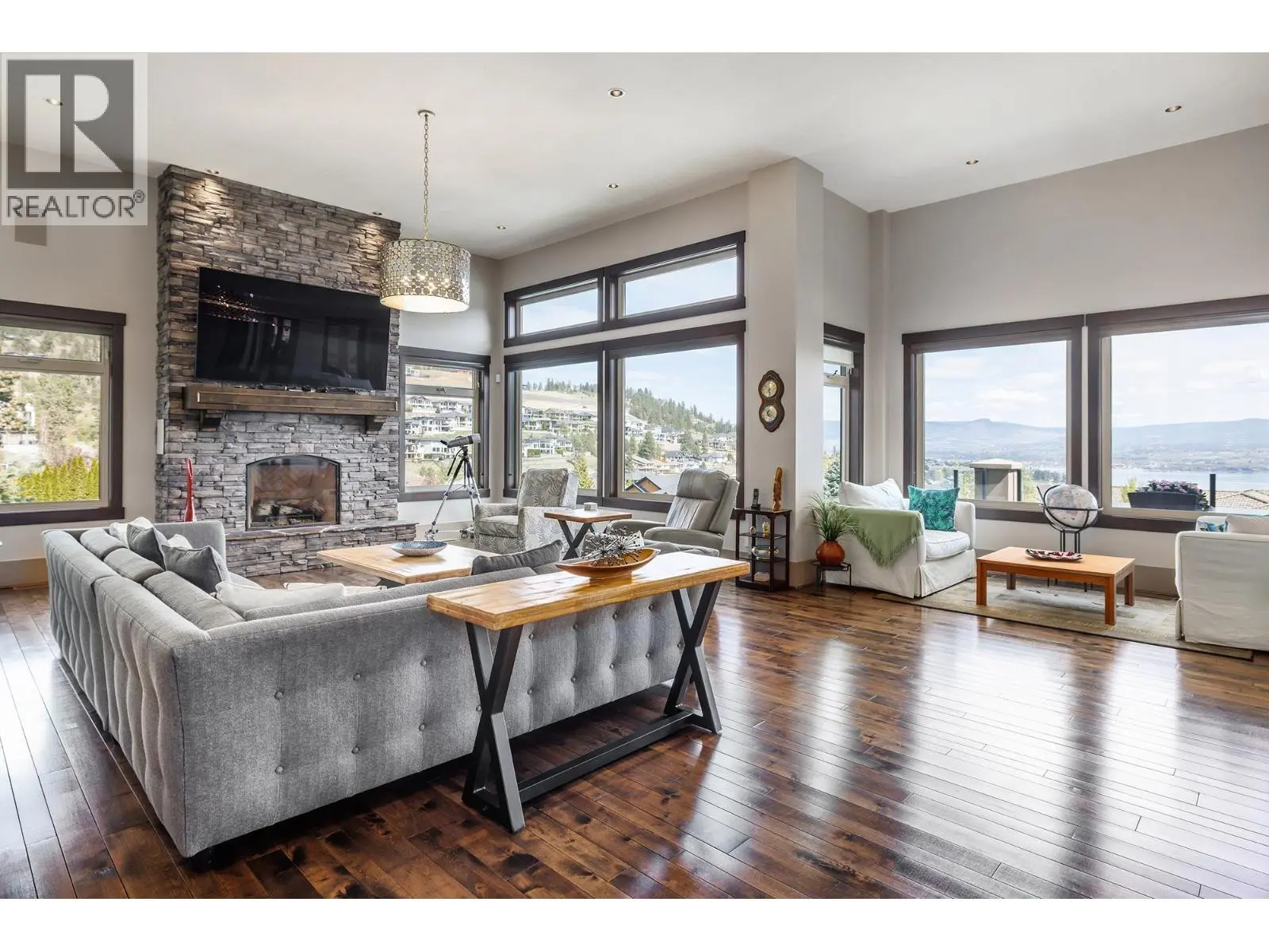 1524 Vineyard Drive. West Kelowna, British Columbia