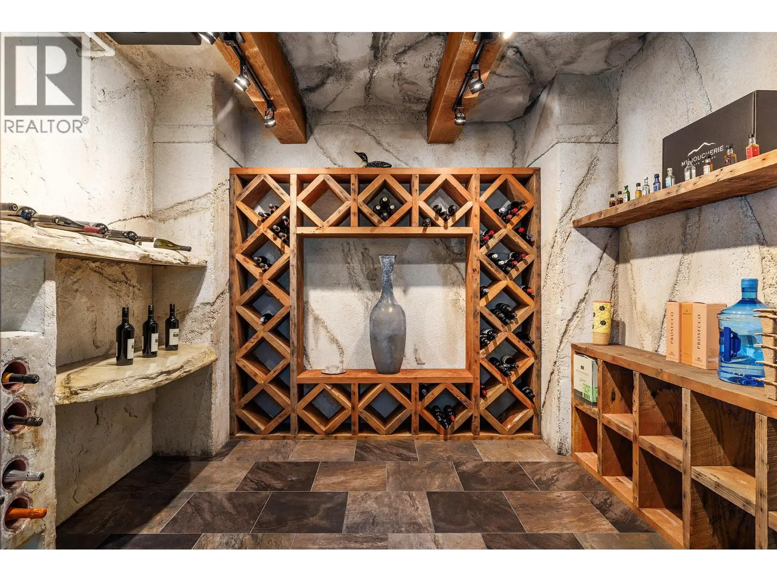 1524 Vineyard Drive. West Kelowna, British Columbia