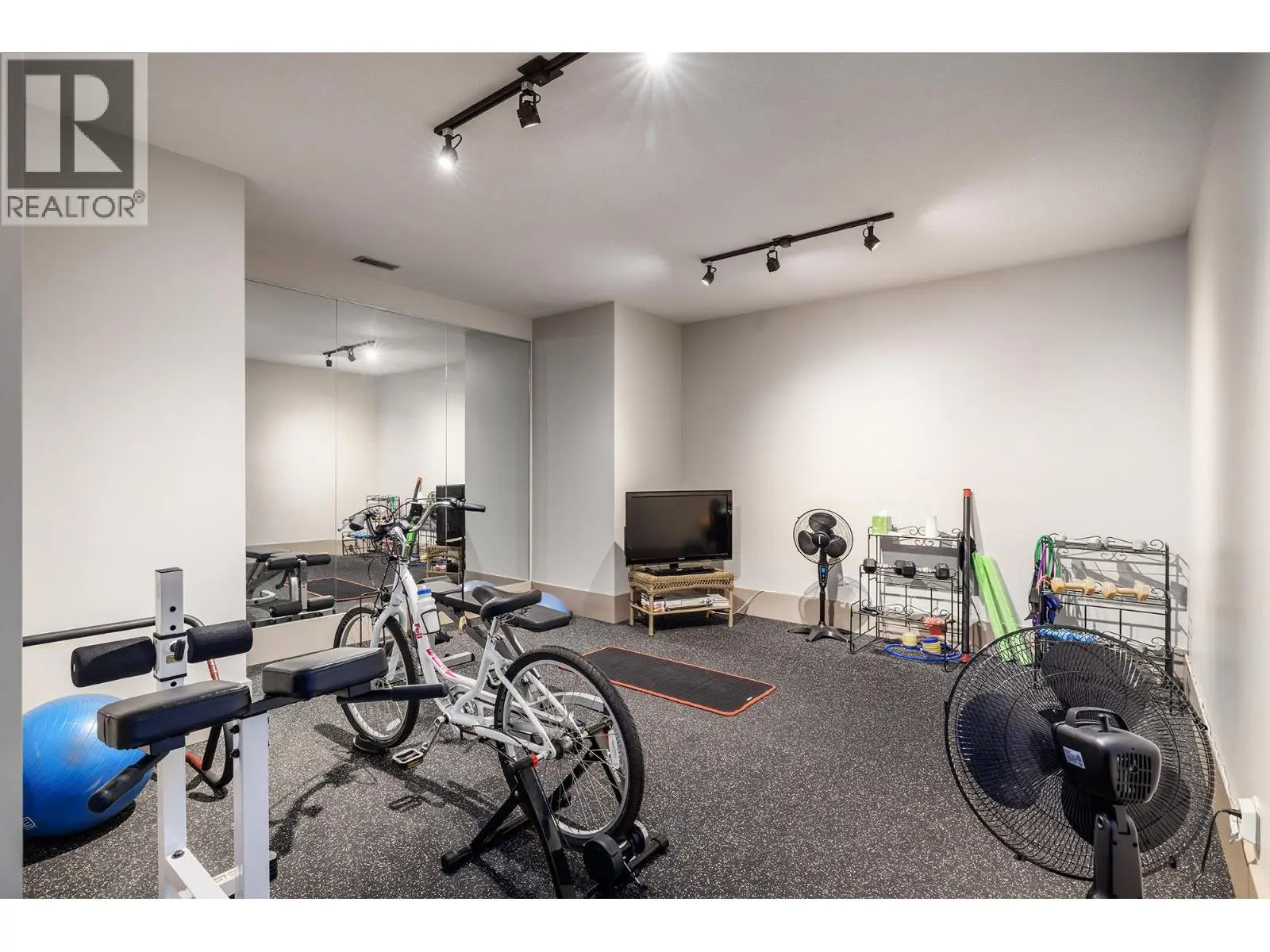 1524 Vineyard Drive. West Kelowna, British Columbia