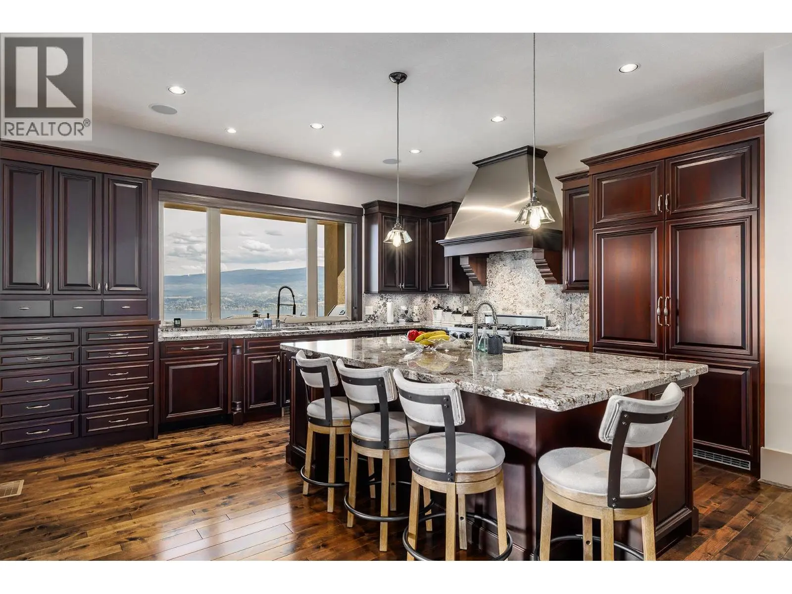 1524 Vineyard Drive. West Kelowna, British Columbia