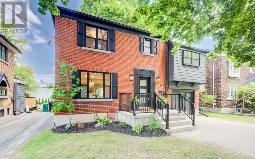34 Moore Avenue N, Waterloo