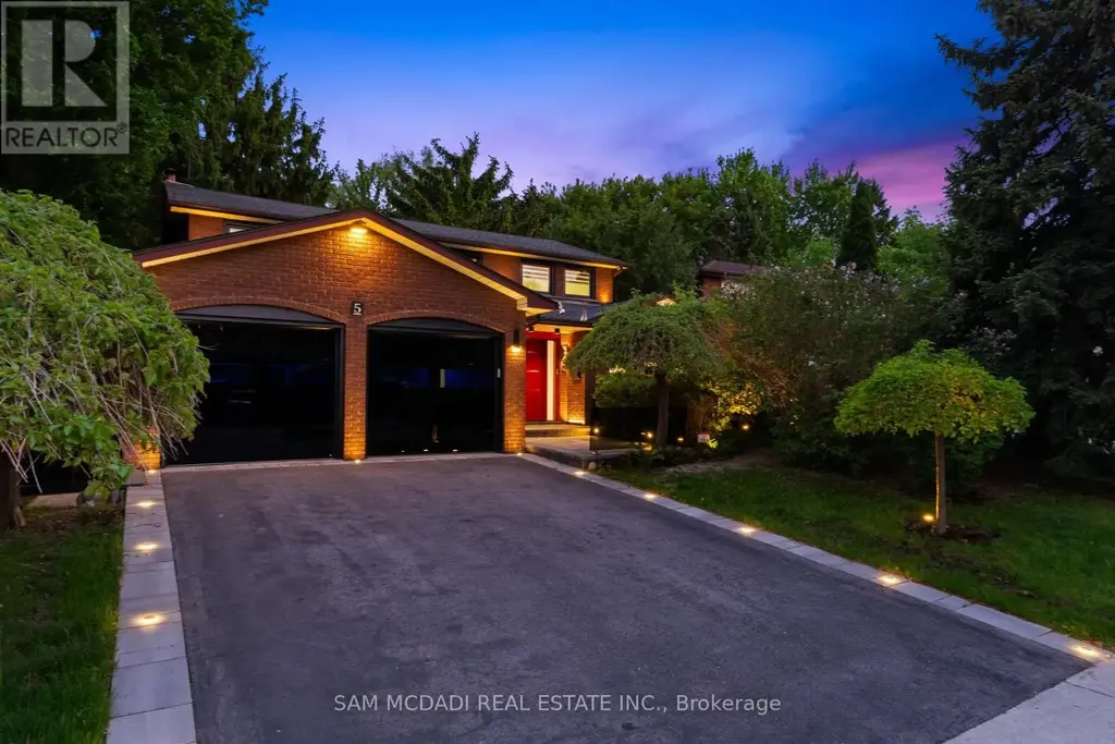 5 Canterbury Crescent, Toronto (Edenbridge-Humber Valley)
