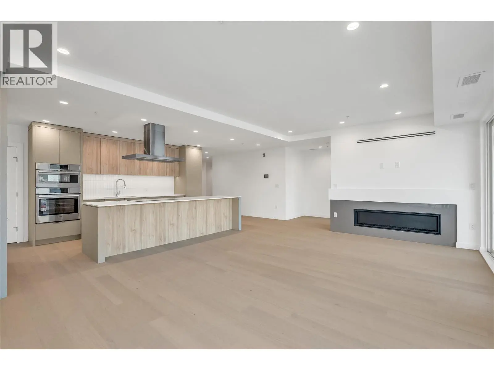 13415 Lakeshore Drive S Unit# 401. Summerland, British Columbia