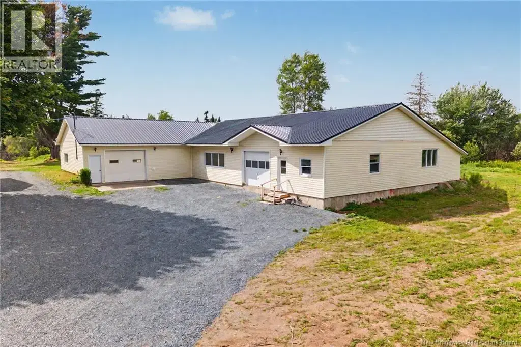 1122 Route 655, Waasis