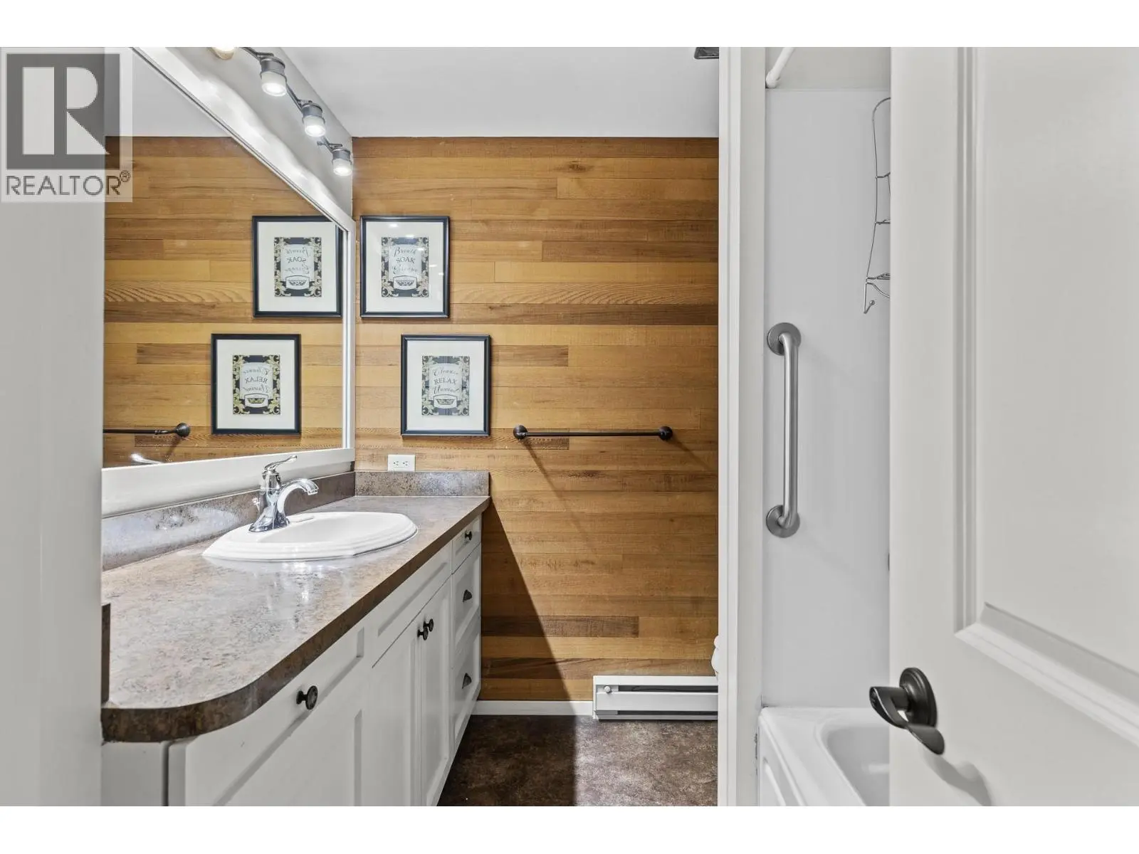 353 Clifton Road S. Kelowna, British Columbia