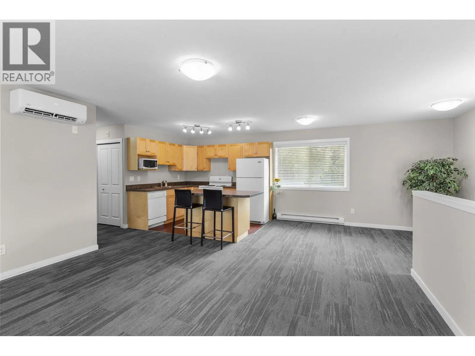 353 Clifton Road S. Kelowna, British Columbia