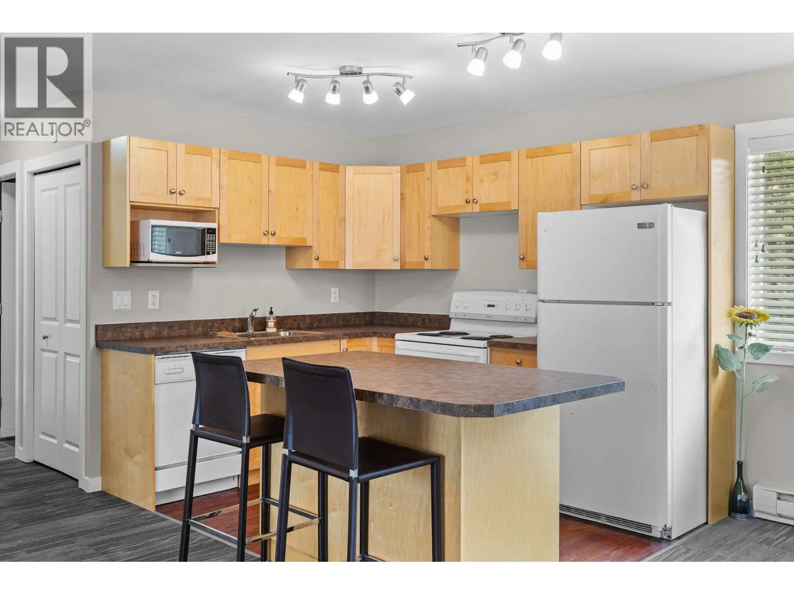 353 Clifton Road S. Kelowna, British Columbia