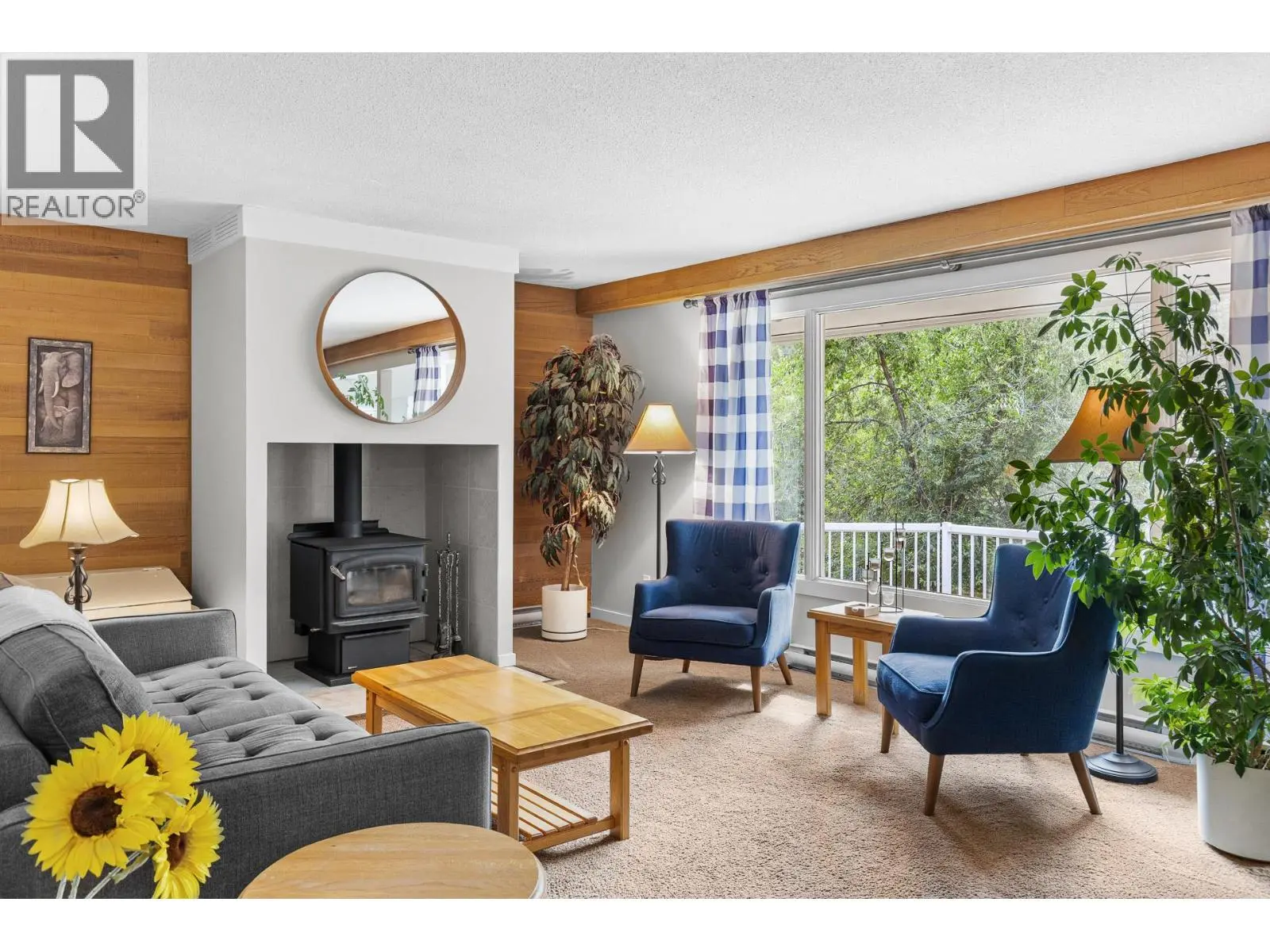 353 Clifton Road S. Kelowna, British Columbia