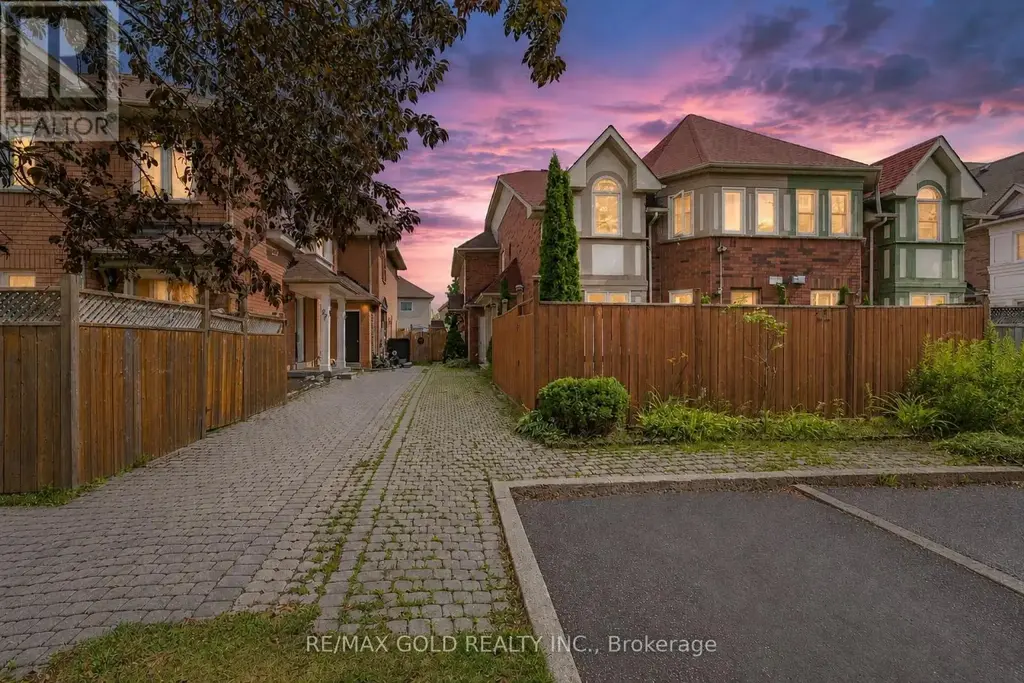 23 Rain Lily Lane, Brampton (Sandringham-Wellington)
