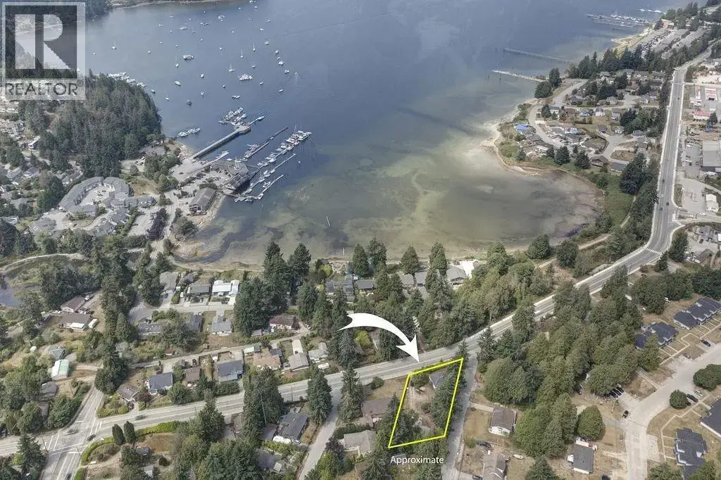 5724 Porpoise Bay Road, Sechelt