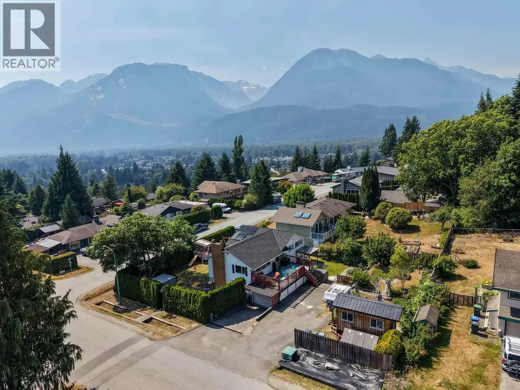 40256 Ayr Drive, Squamish