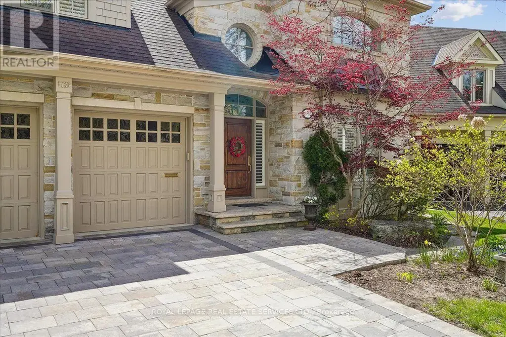 1726 The Pines, Mississauga (Clarkson)