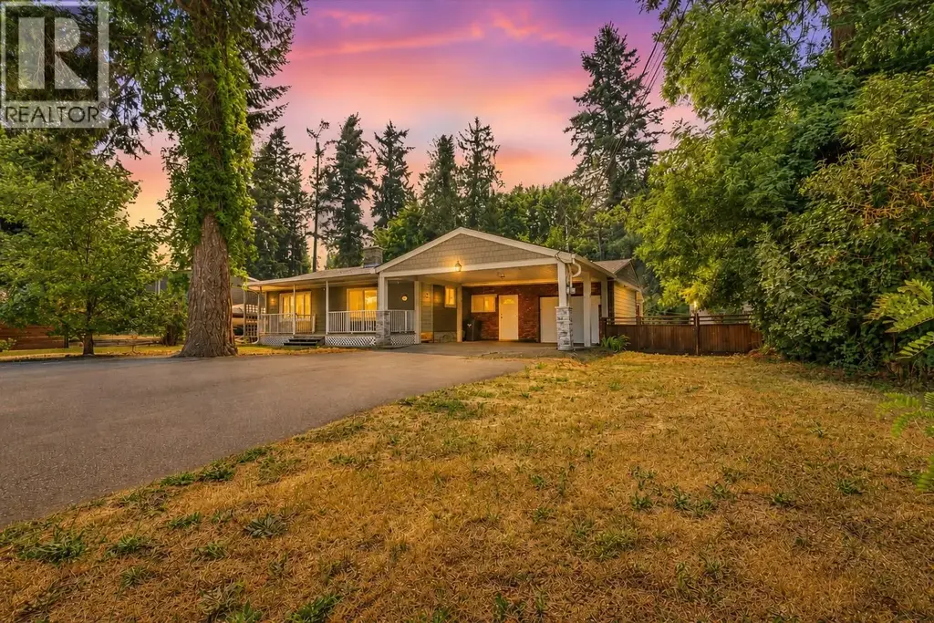3585 Warner Avenue, Armstrong