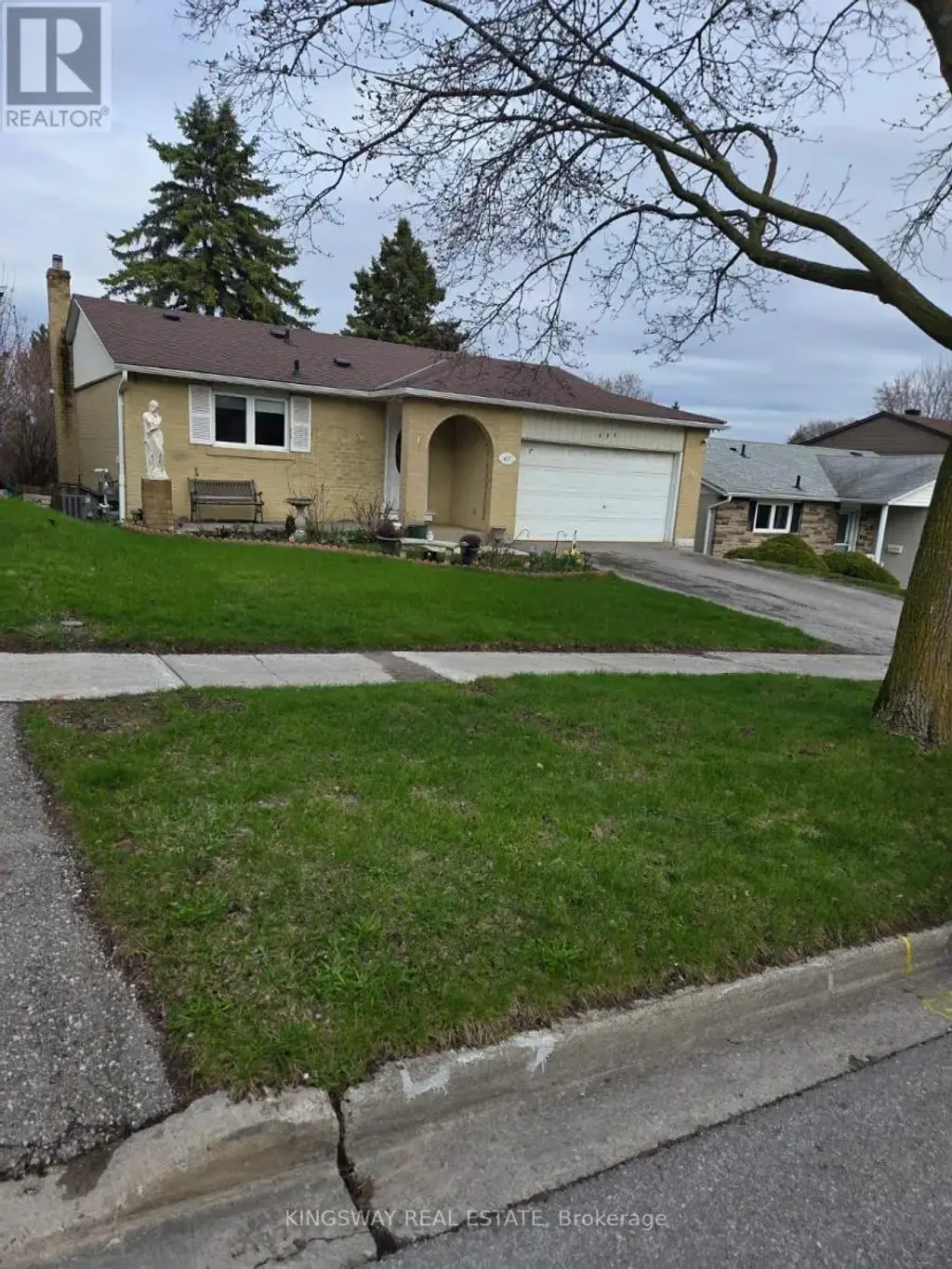 405 Dixon Boulevard, Newmarket (Central Newmarket)