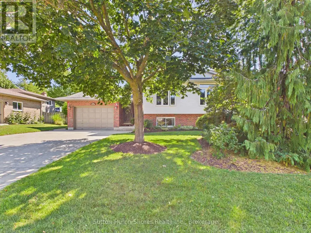 762 Bradford Street, Saugeen Shores