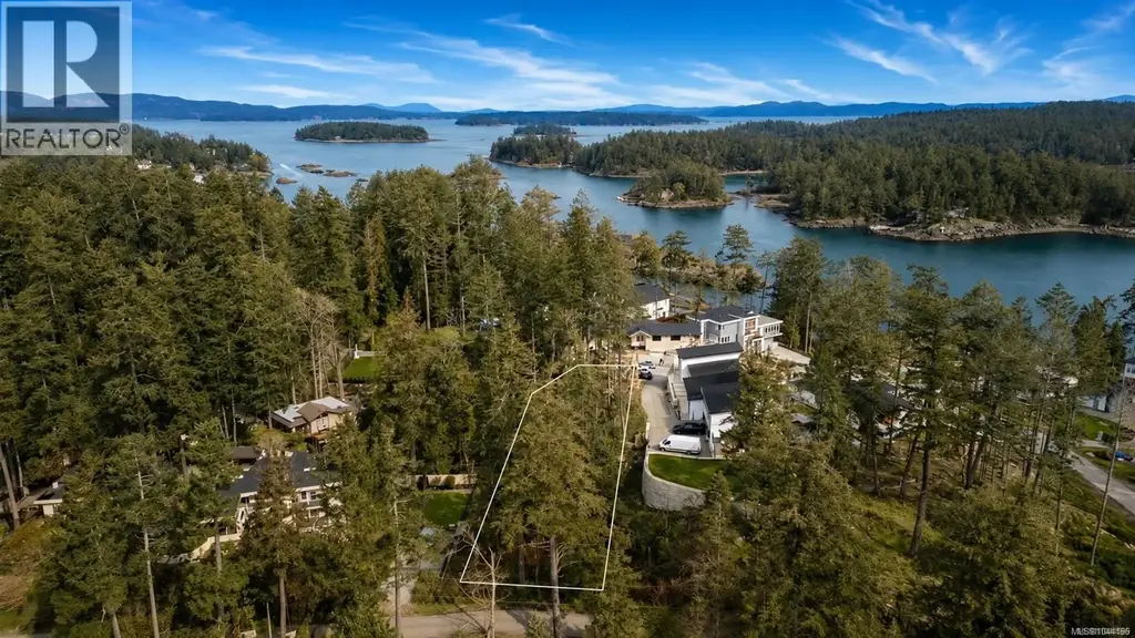 2452 Tryon Rd, North Saanich
