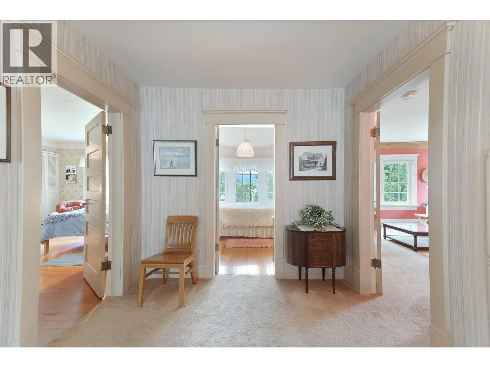4852-4858 Lakeshore Road. Kelowna, British Columbia