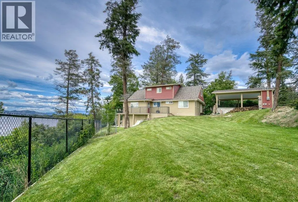 4852-4858 Lakeshore Road. Kelowna, British Columbia
