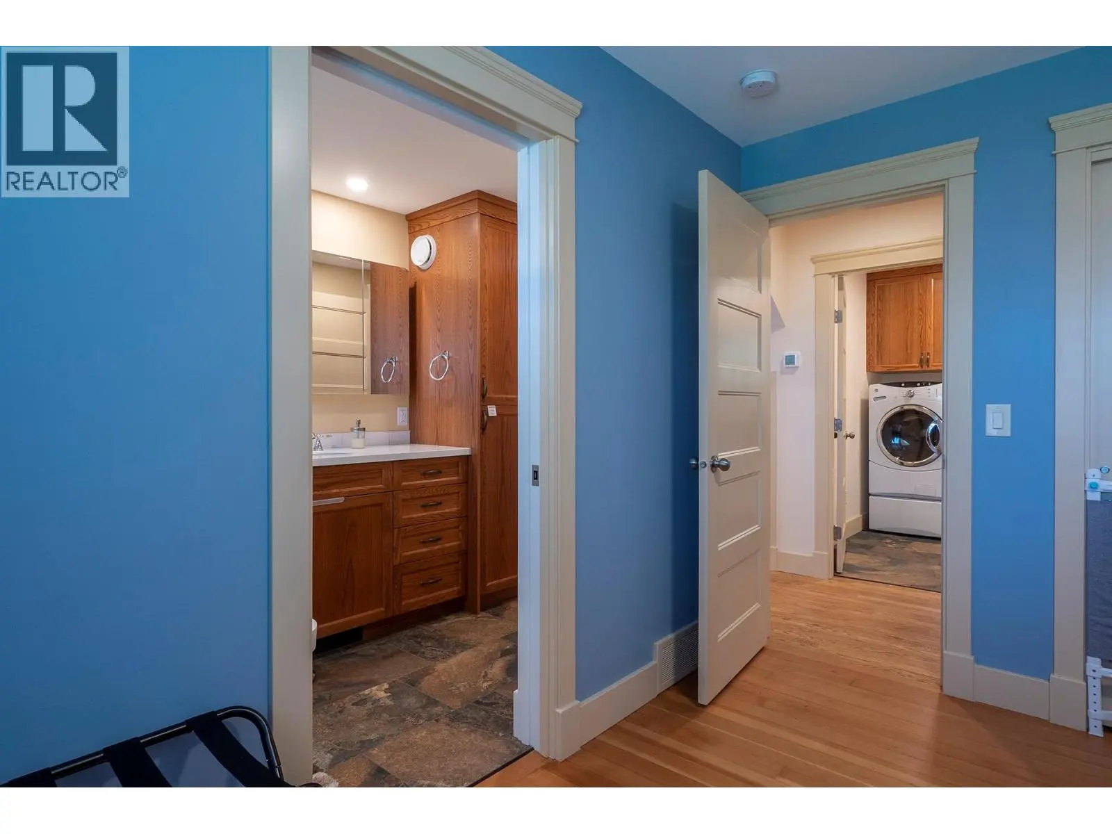 4852-4858 Lakeshore Road. Kelowna, British Columbia