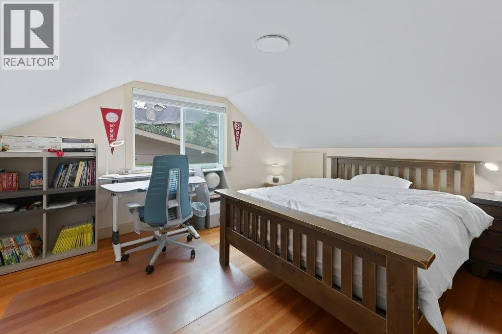 4852-4858 Lakeshore Road. Kelowna, British Columbia