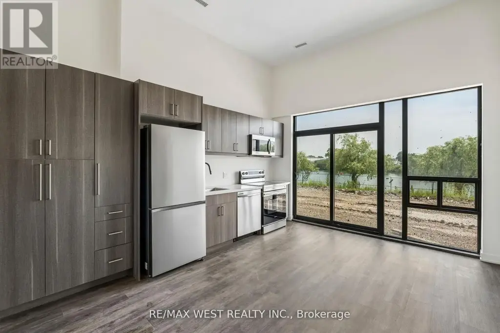 114 - 350 Prince Charles Drive S, Welland (Broadway)