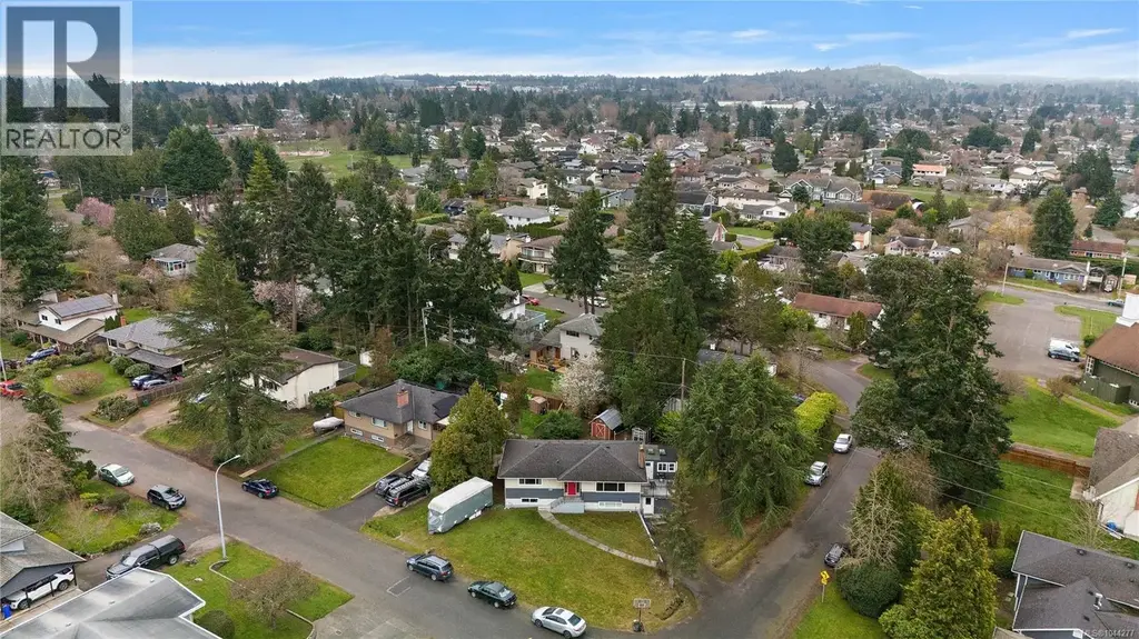 1819 Dunnett Cres, Saanich