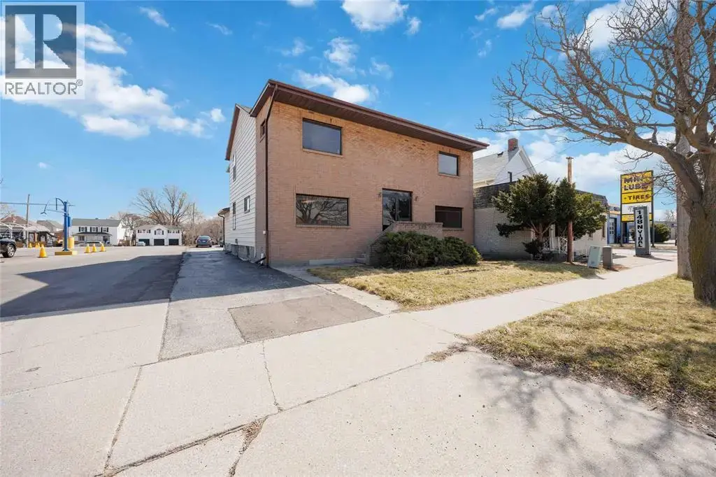 150-152 Vidal Street North, Sarnia