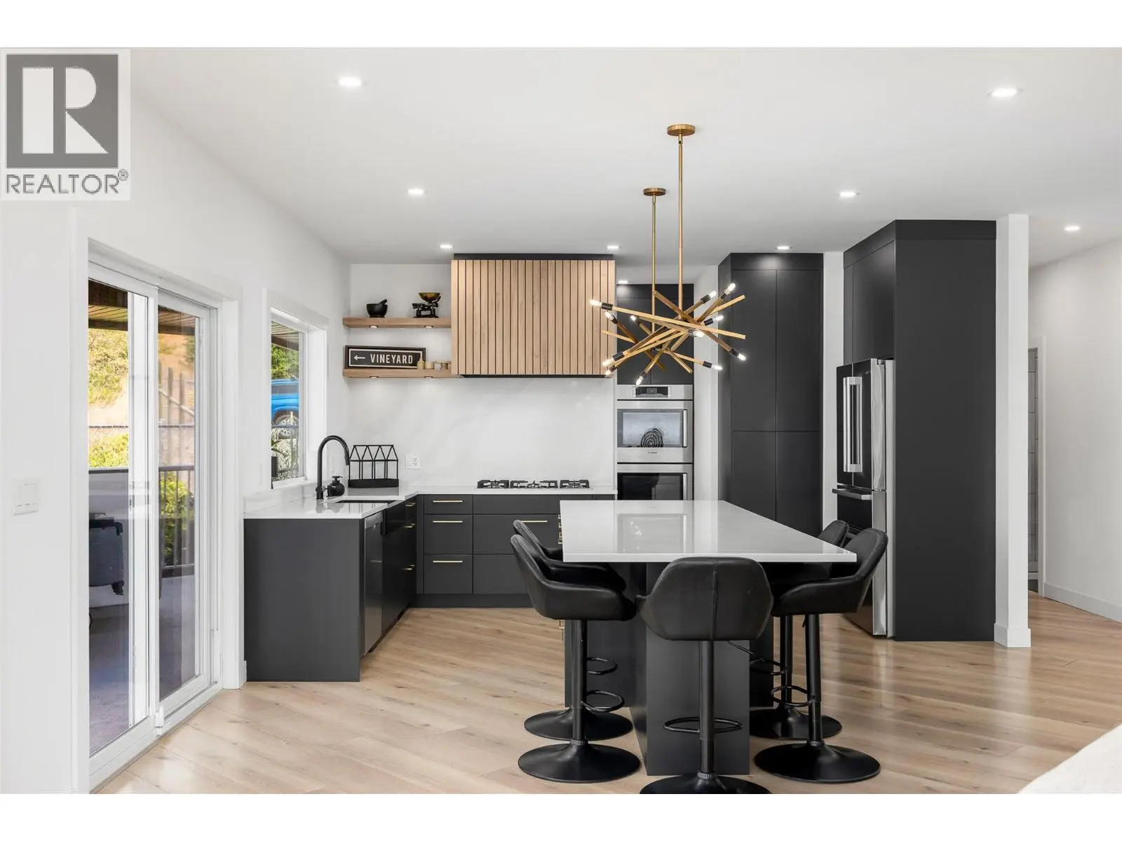 1090 Camp Road. Lake Country, British Columbia