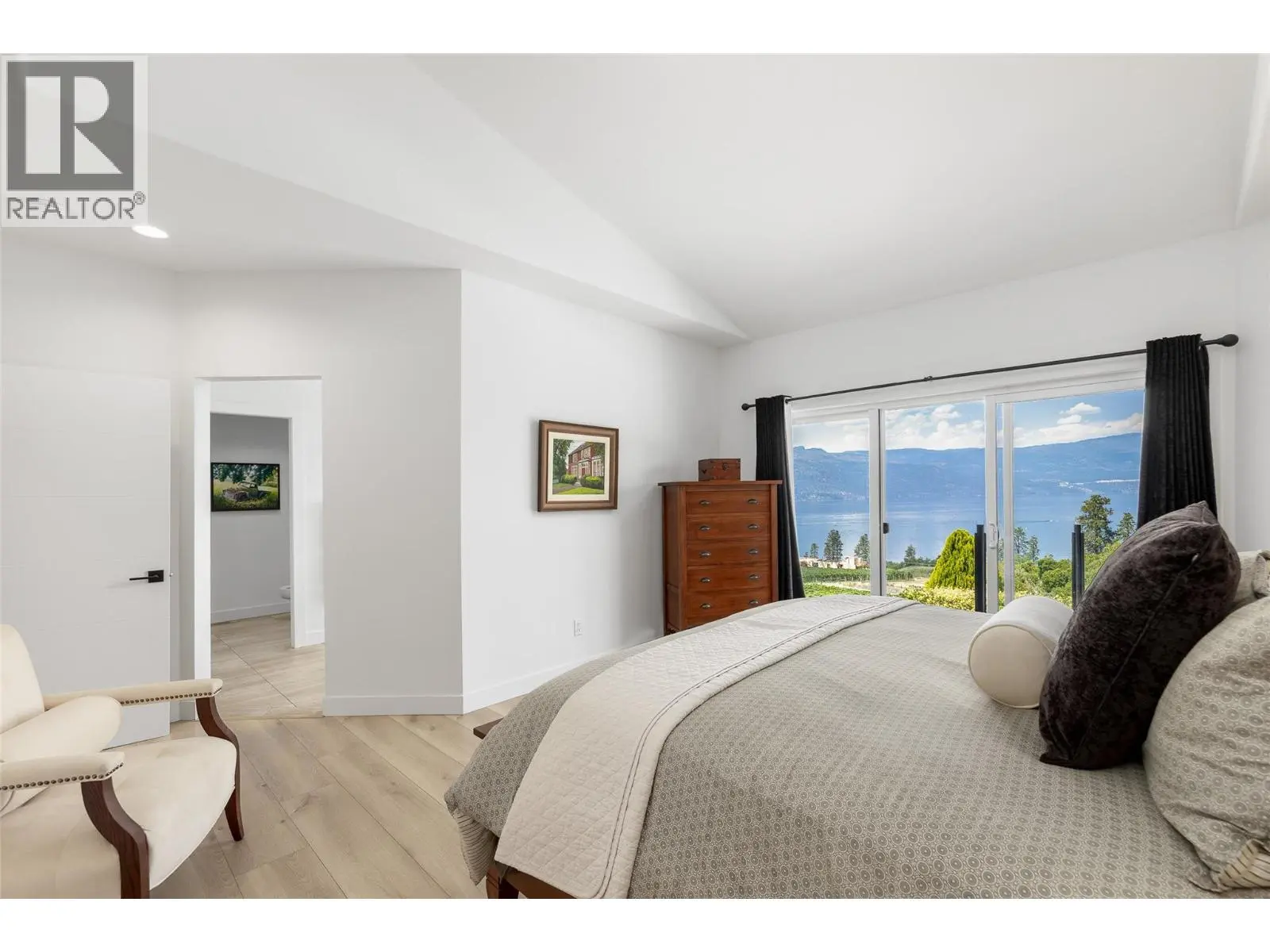 1090 Camp Road. Lake Country, British Columbia