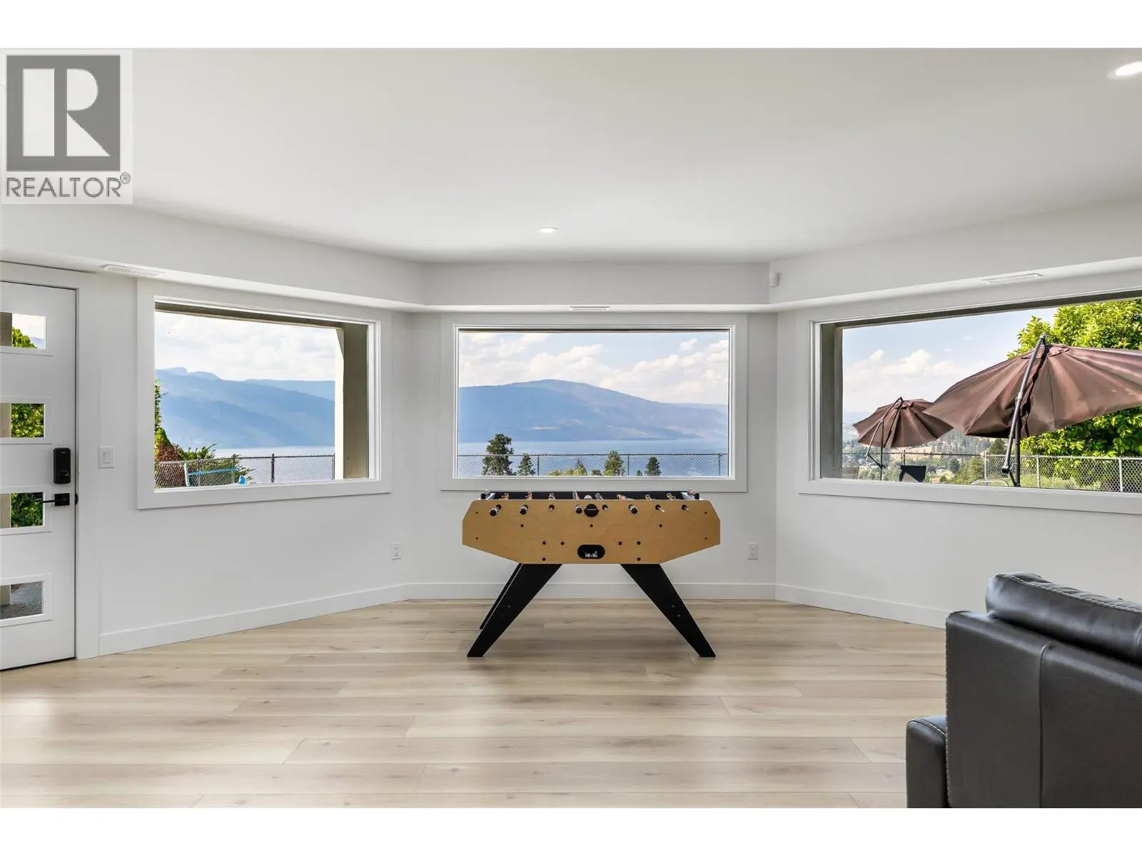 1090 Camp Road. Lake Country, British Columbia