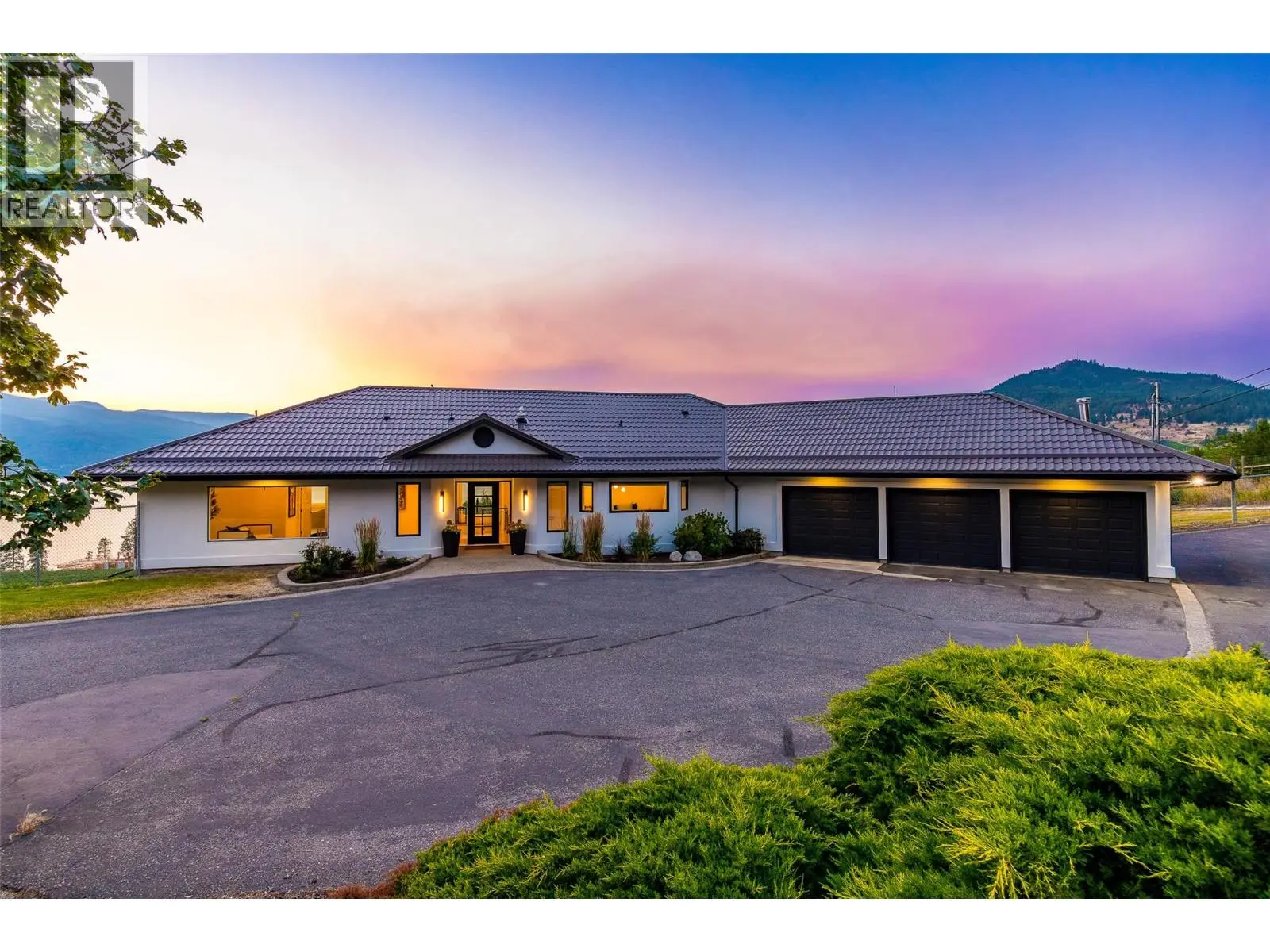 1090 Camp Road. Lake Country, British Columbia