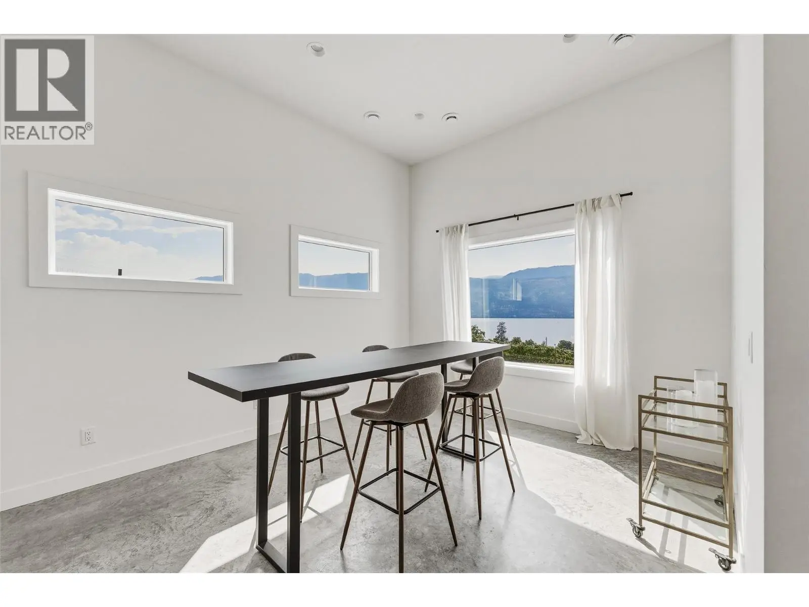 1090 Camp Road. Lake Country, British Columbia