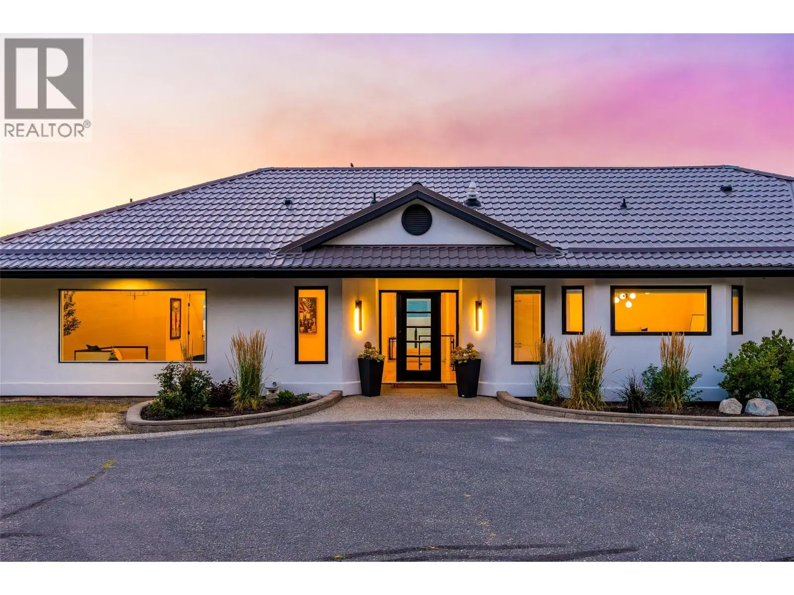 1090 Camp Road. Lake Country, British Columbia